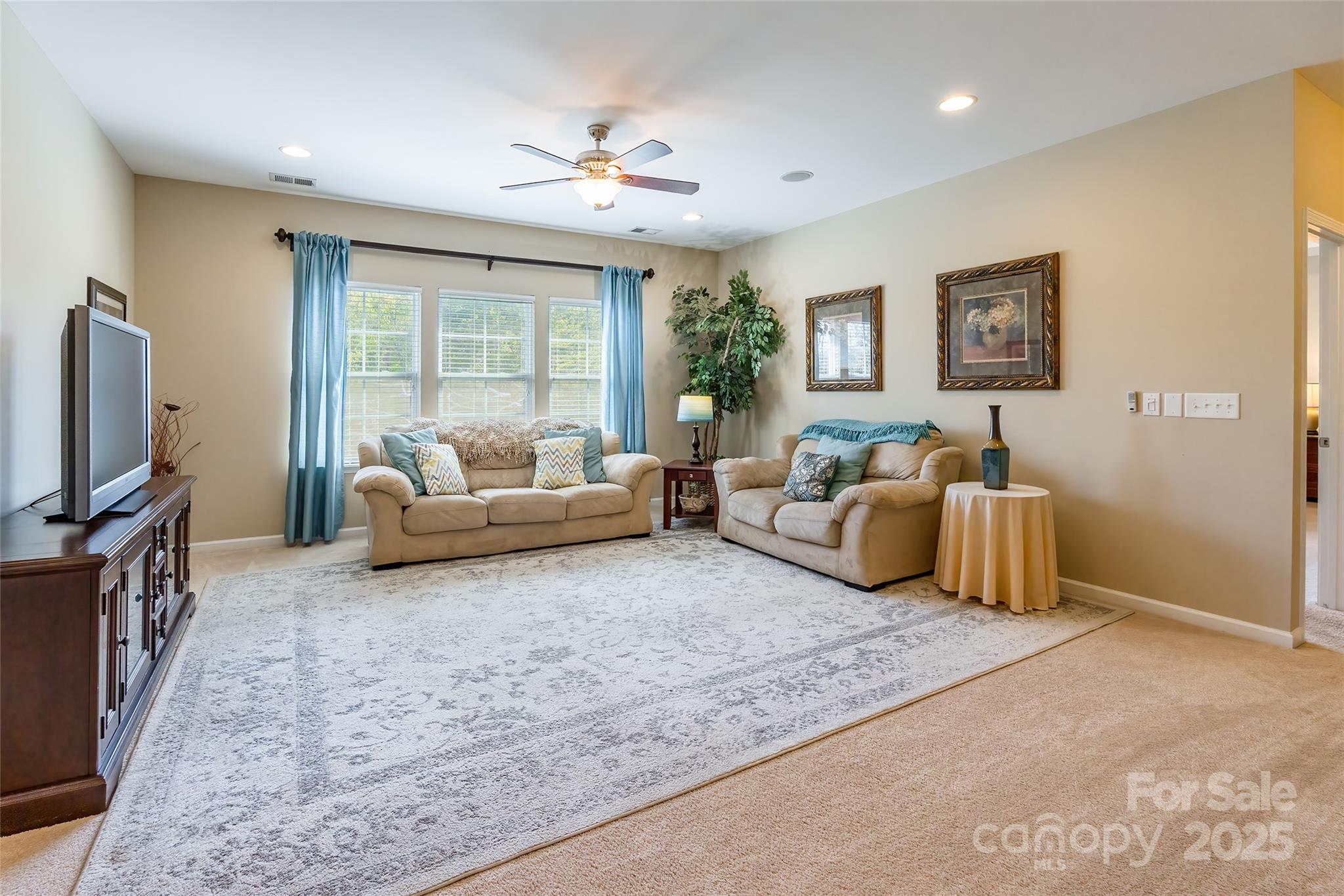 River Lake - Residential