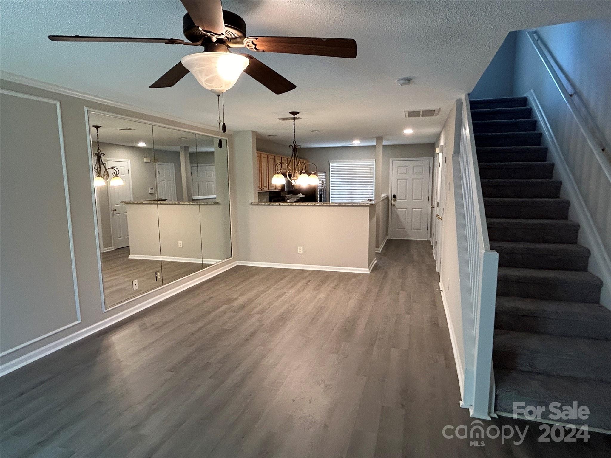 Old Stone Crossing - Residential