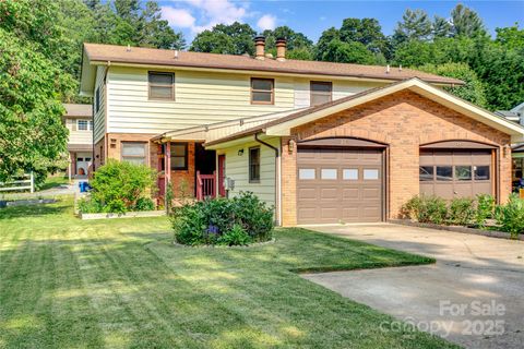 26 Pebblebrook Street Clyde NC 28721