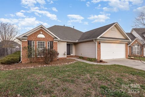 Photo of 1514 Williamsburg Lane, Monroe, NC 28110 (MLS # 4312255)