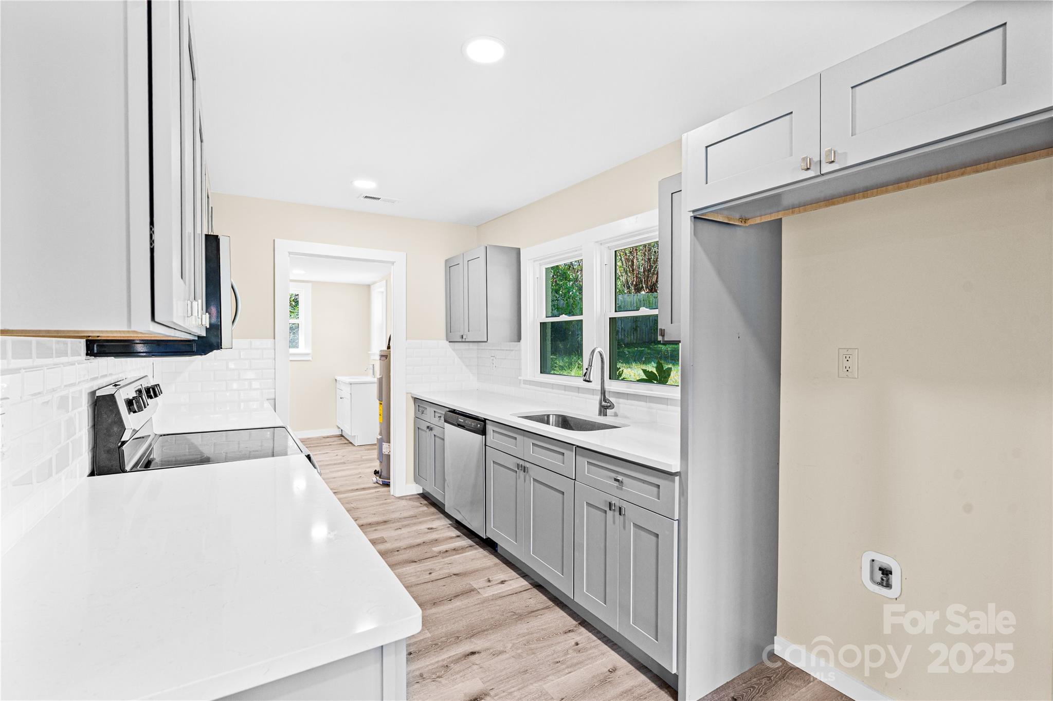 1017 W Fisher Street