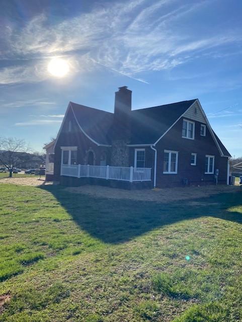 Main image without alt text