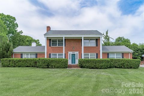 Photo of 2200 Armstrong Park Drive, Gastonia, NC 28054 (MLS # 4363473)