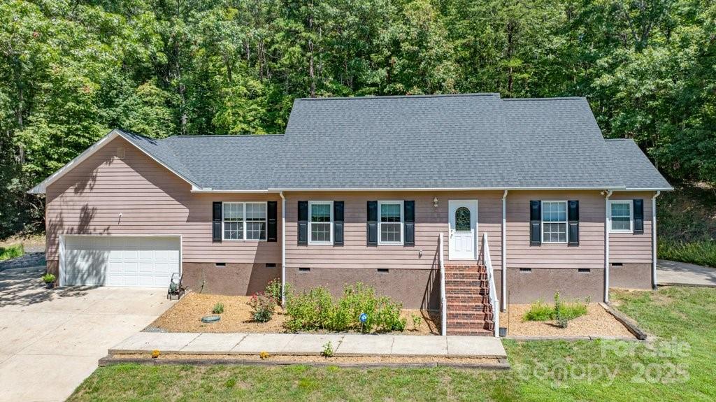 1039 Deep Woods Drive