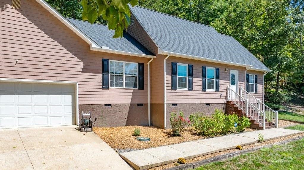 1039 Deep Woods Drive