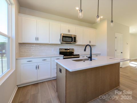 5711 Castlerea Drive Charlotte NC 28217