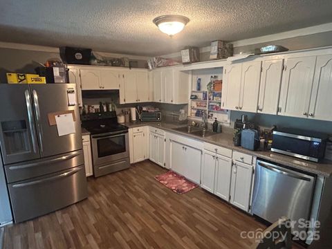 110 WASHINGTON Court Cowpens SC 29330