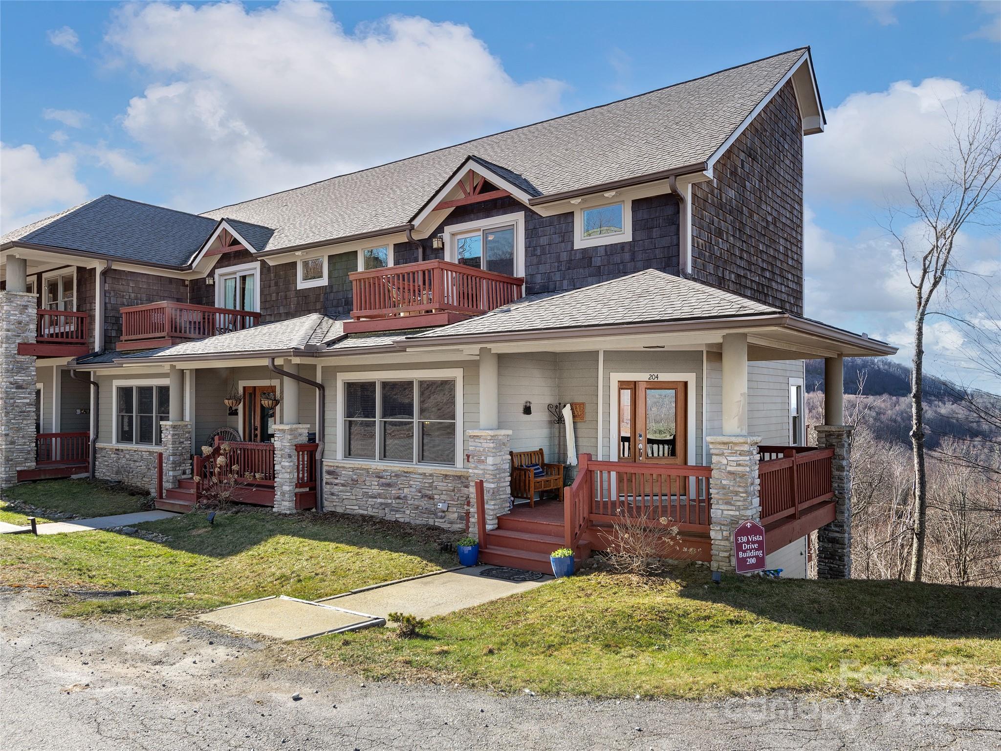 330 Vista Drive 204