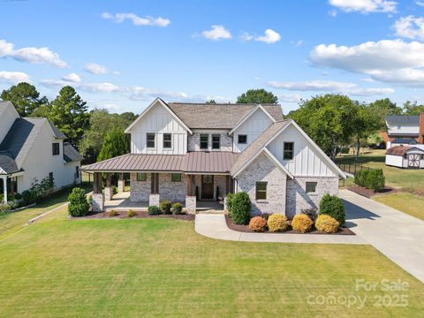 Photo of 7966 Dell Drive, Harrisburg, NC 28075 (MLS # 4306683)