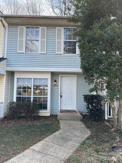 Photo of 6354 Windsor Gate Lane, Charlotte, NC 28215 (MLS # 4329948)
