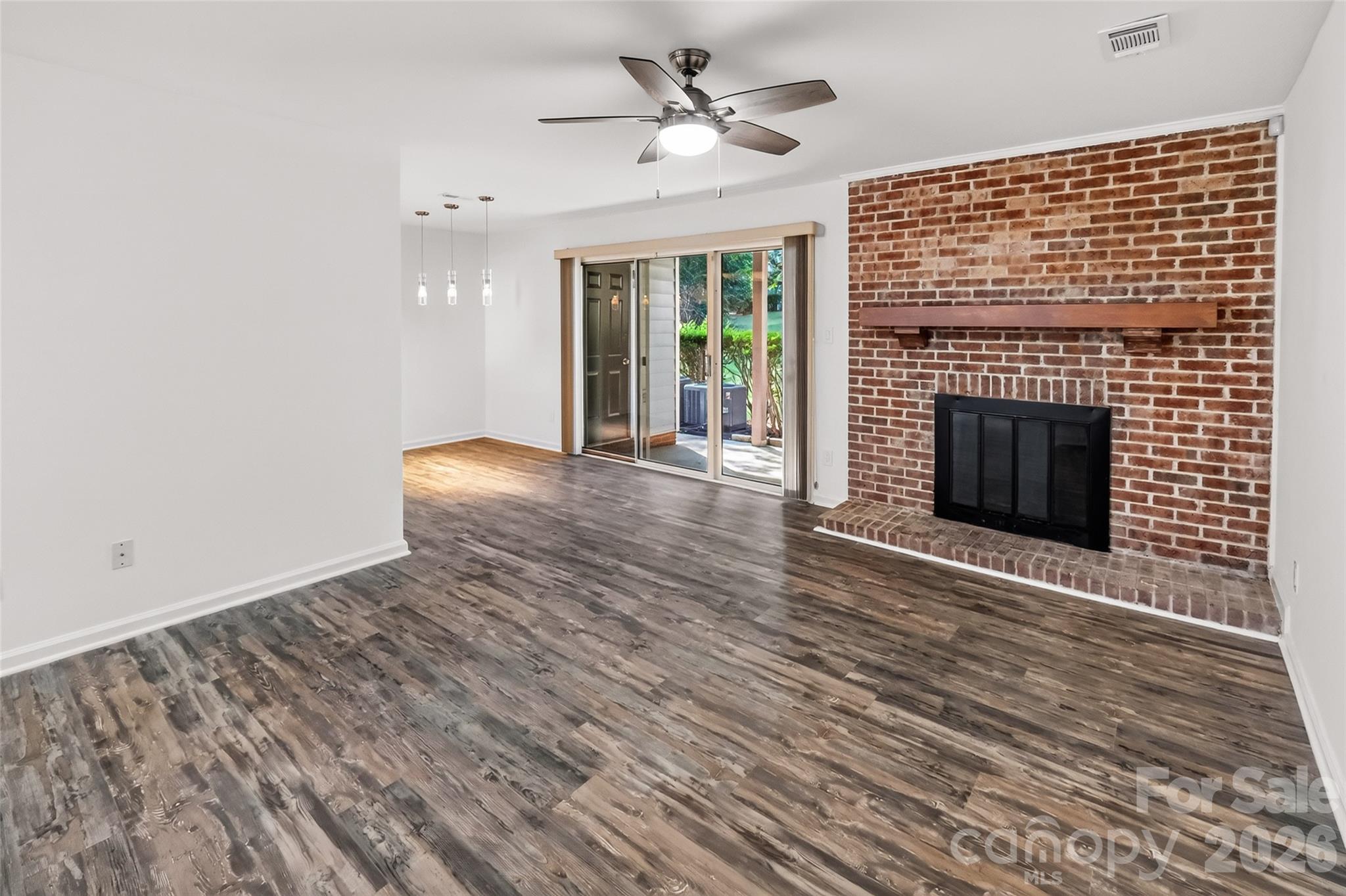 2913 Iron Gate Lane