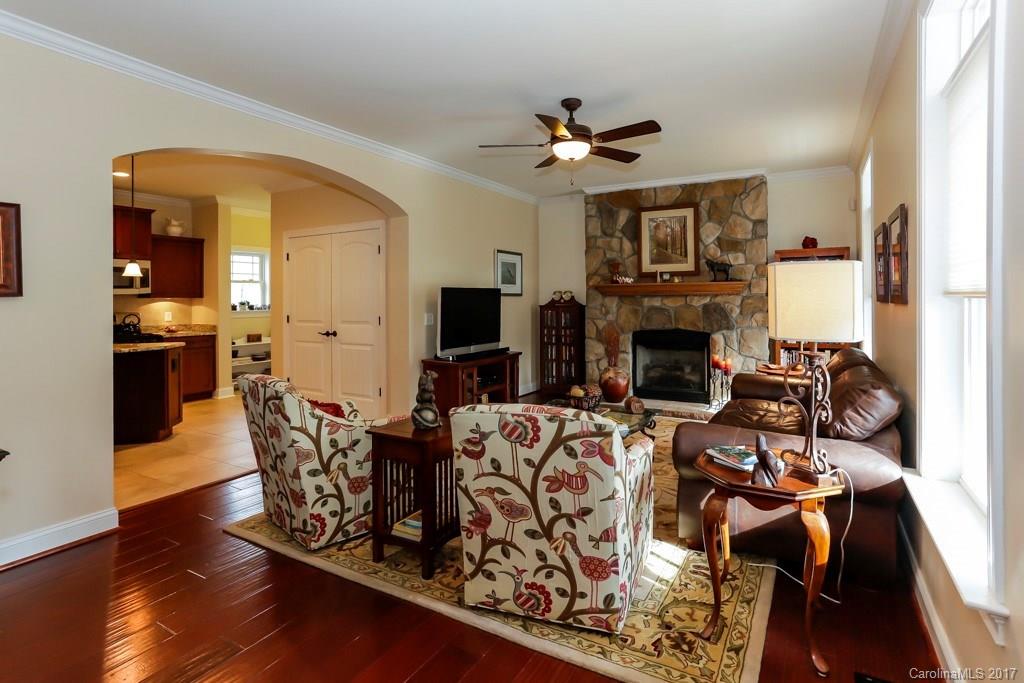 Hickory Falls - Residential