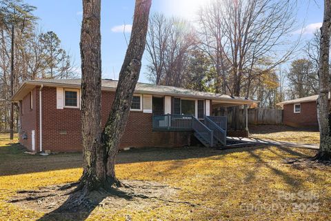 520 Old Wagy Road Forest City NC 28043