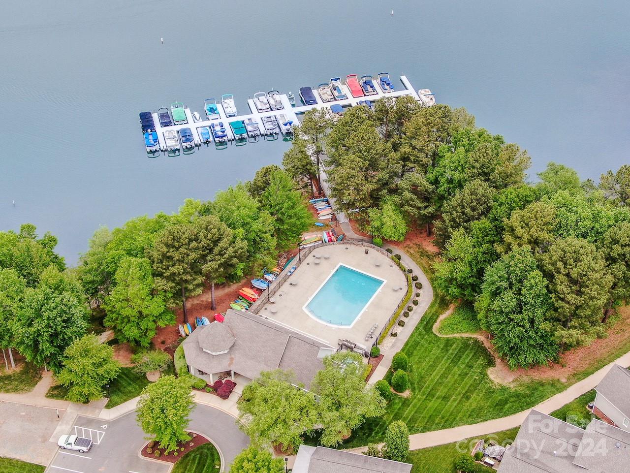 Davidson Pointe - Residential