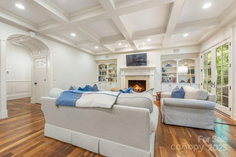 946 Laurel Creek Lane Charlotte NC 28211