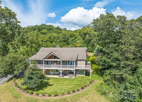 140 Debbie Loop Waynesville NC 28786