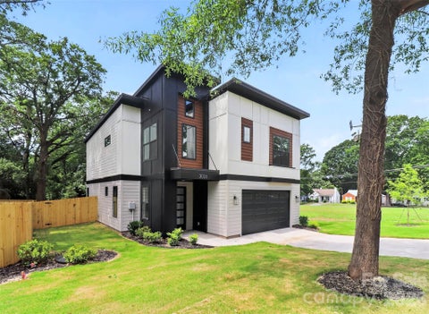 Photo of 3031 Mathis Drive, Charlotte, NC 28208 (MLS # 4394538)