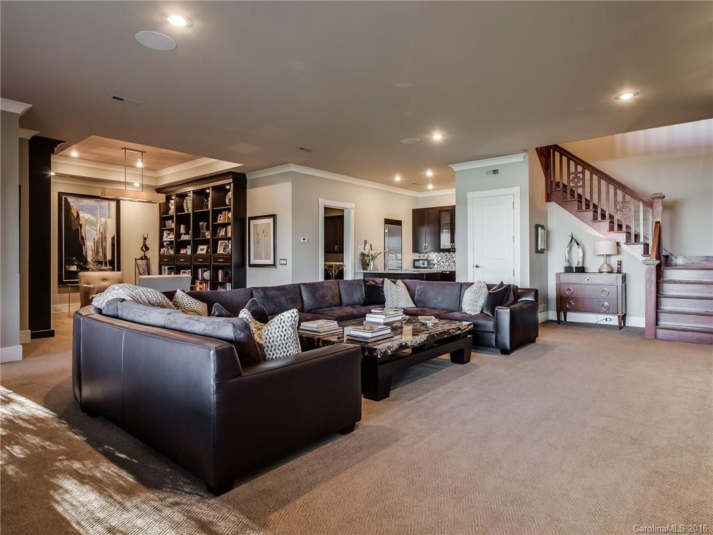 The Peninsula - Residential