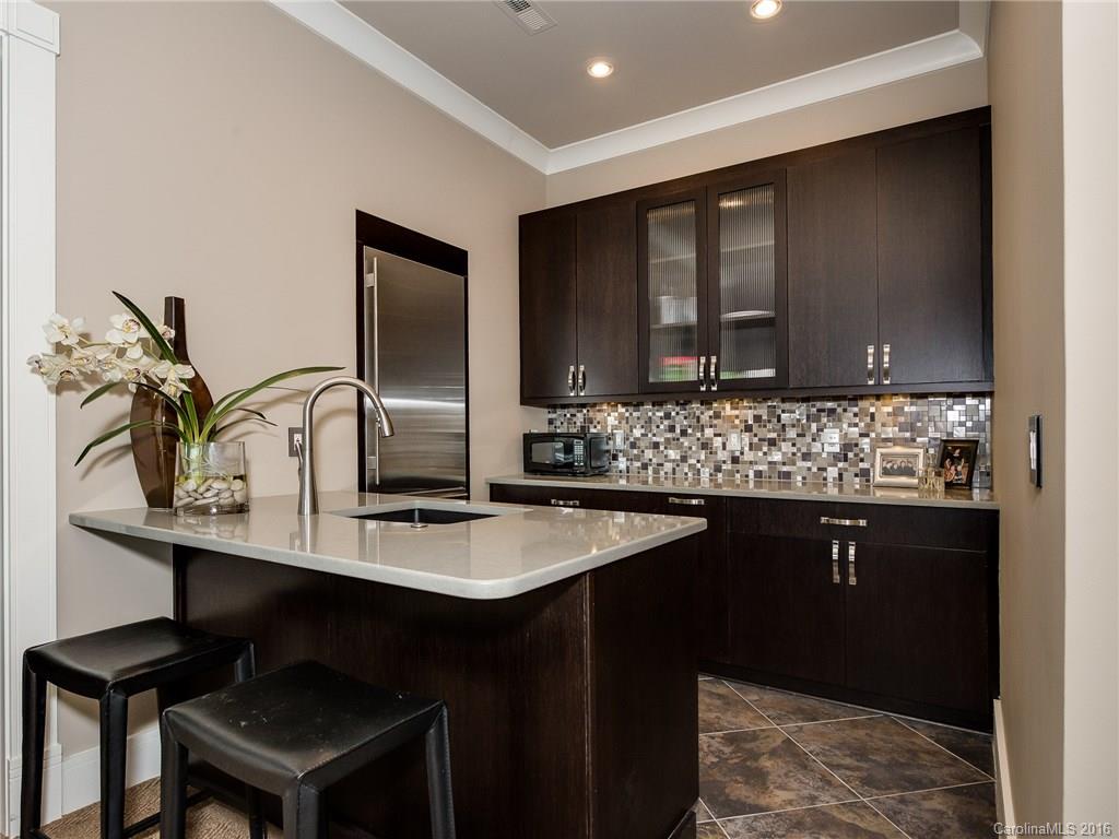 The Peninsula - Residential