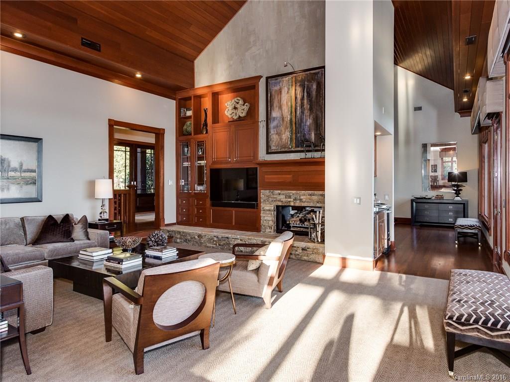 The Peninsula - Residential