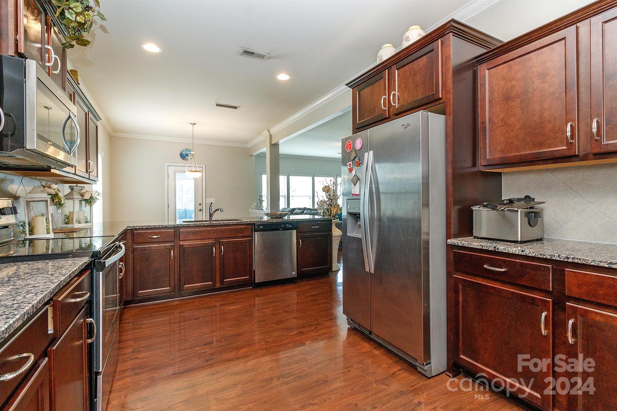 Newport Lakes - Residential