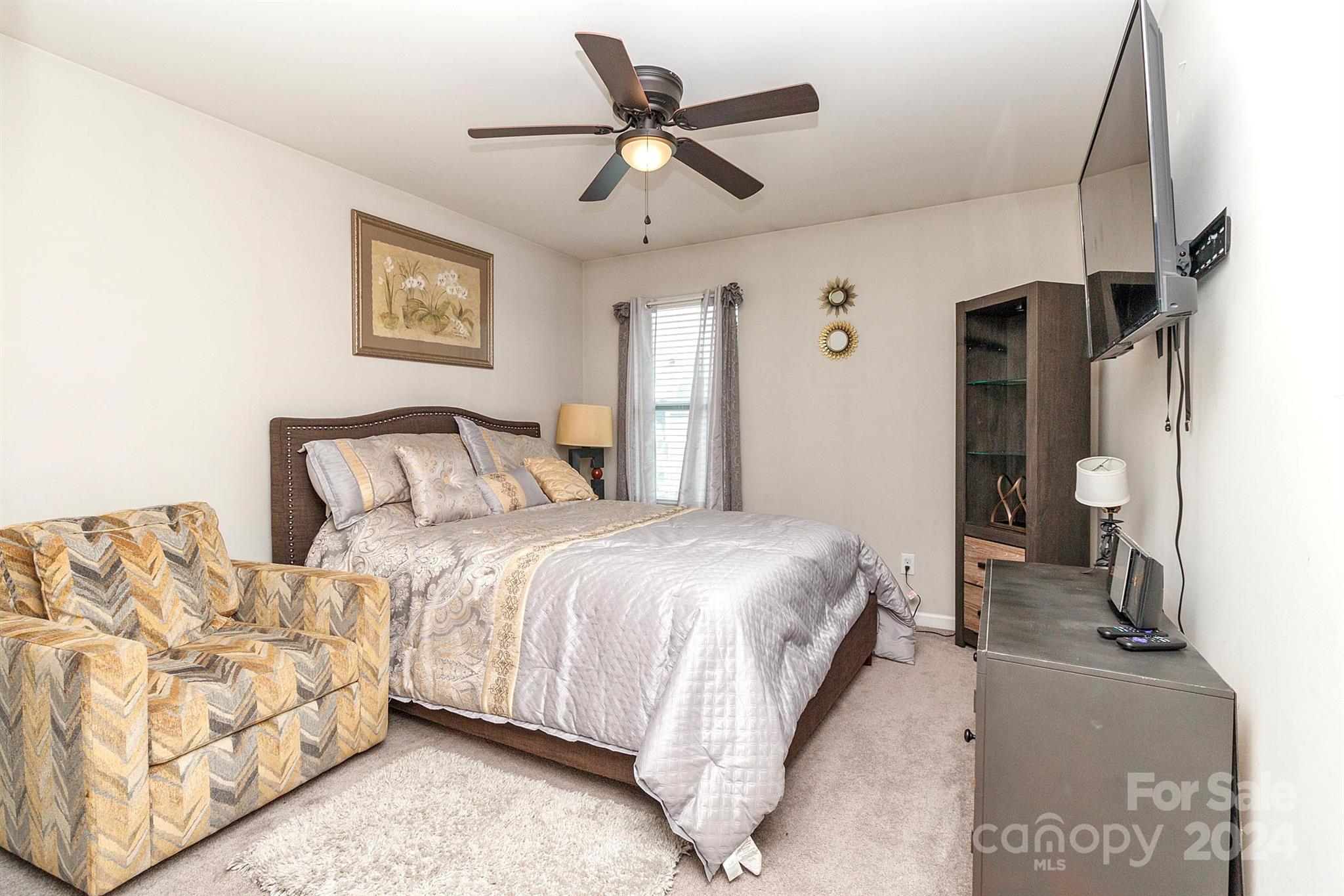 Newport Lakes - Residential