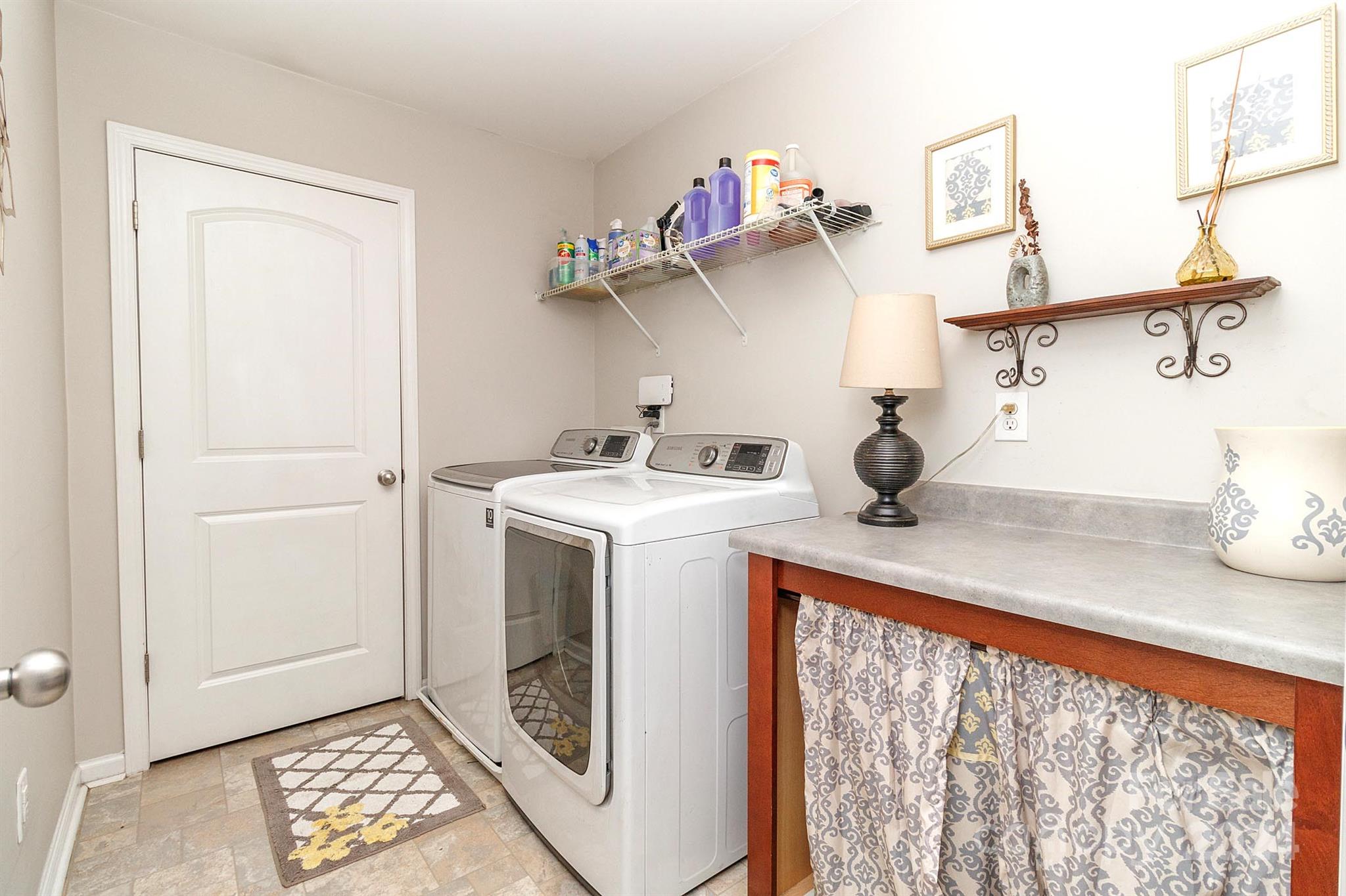 Newport Lakes - Residential