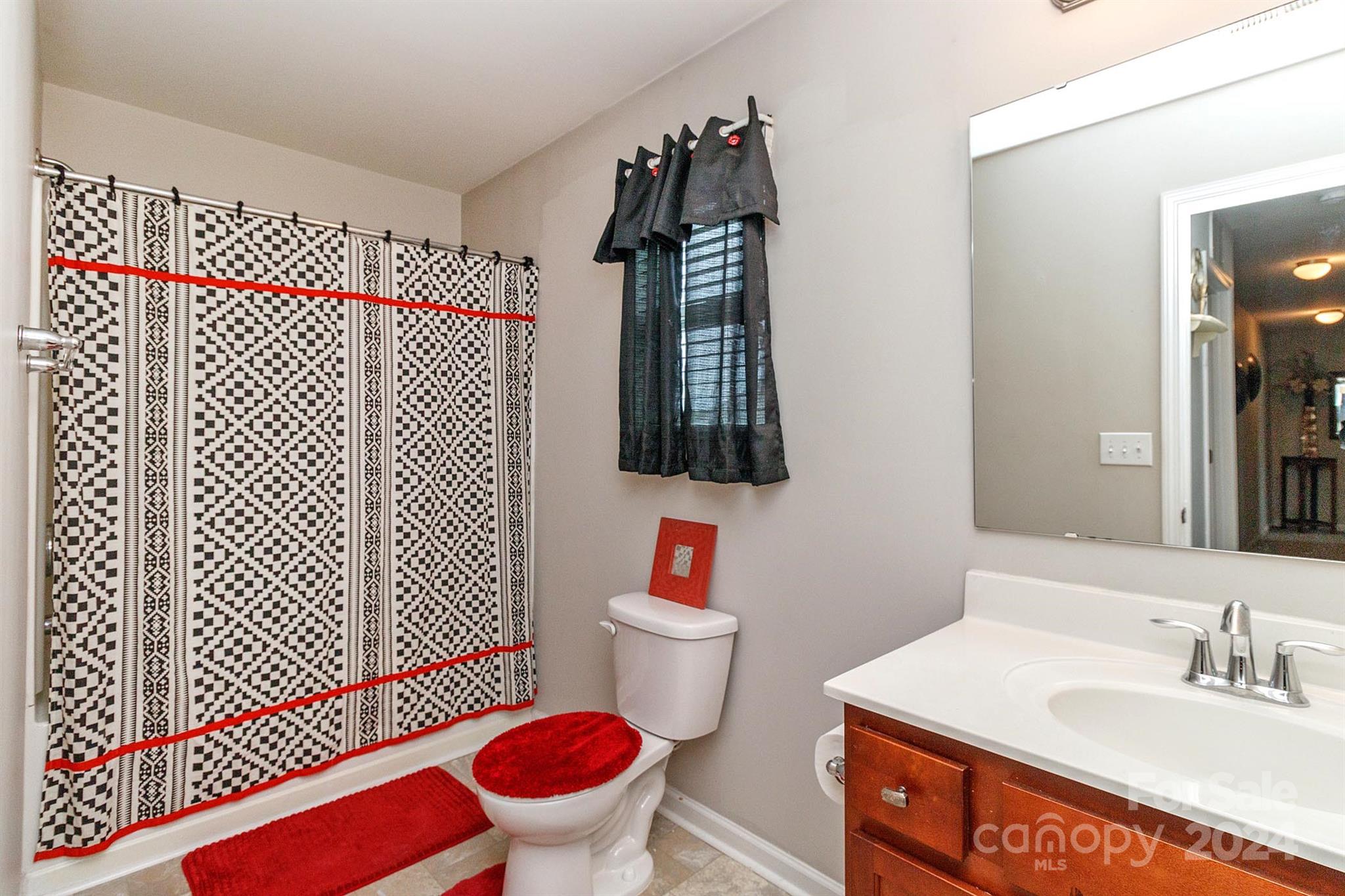 Newport Lakes - Residential