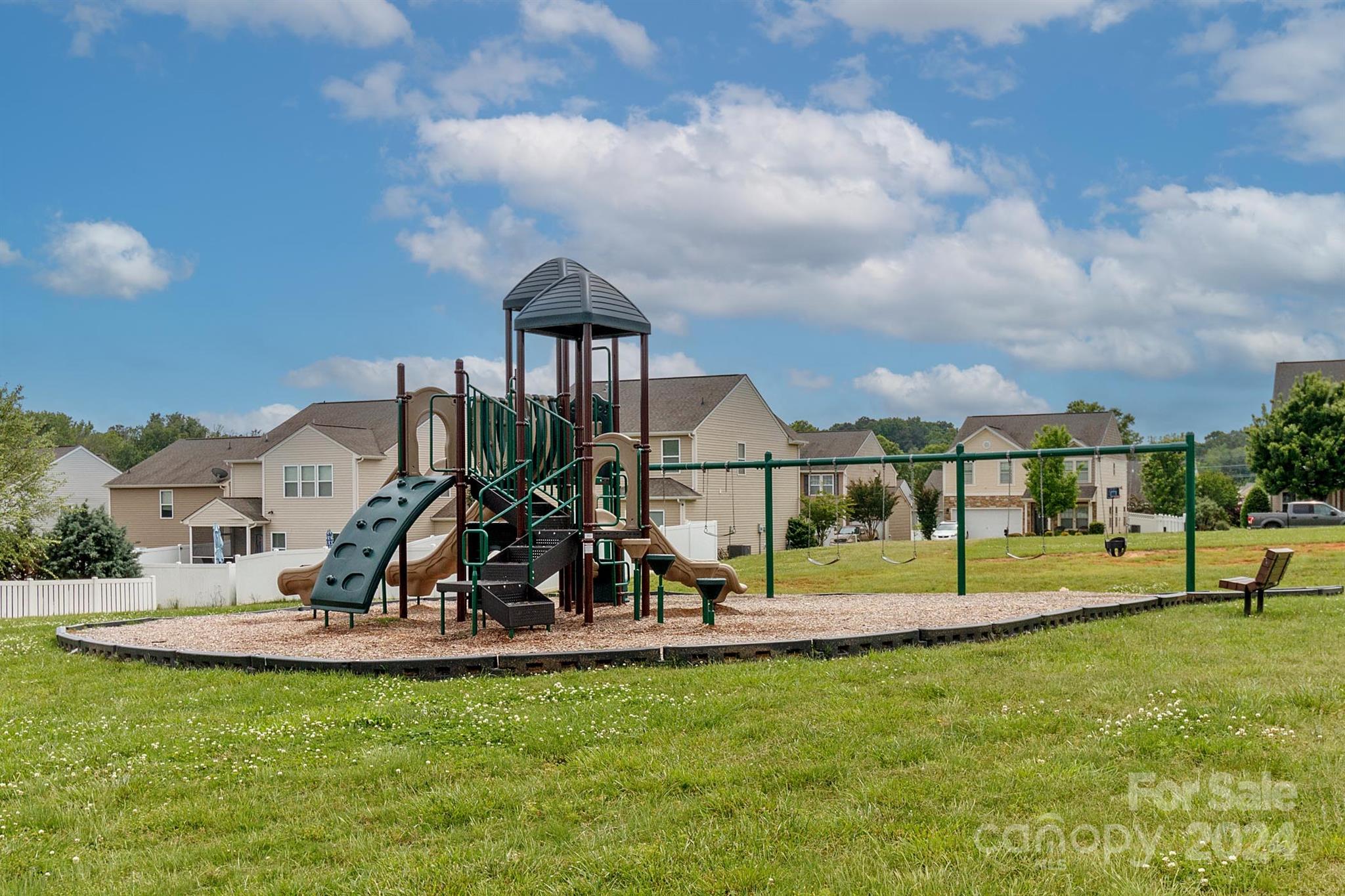 Newport Lakes - Residential