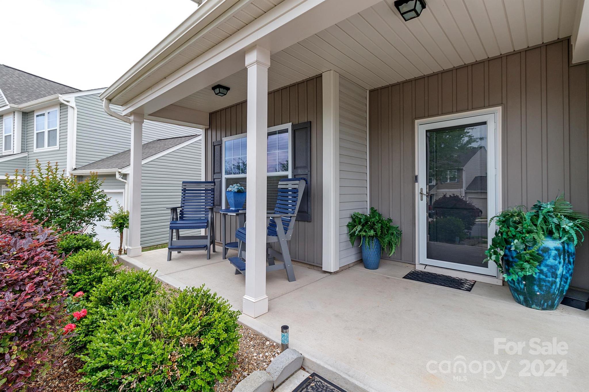 Newport Lakes - Residential