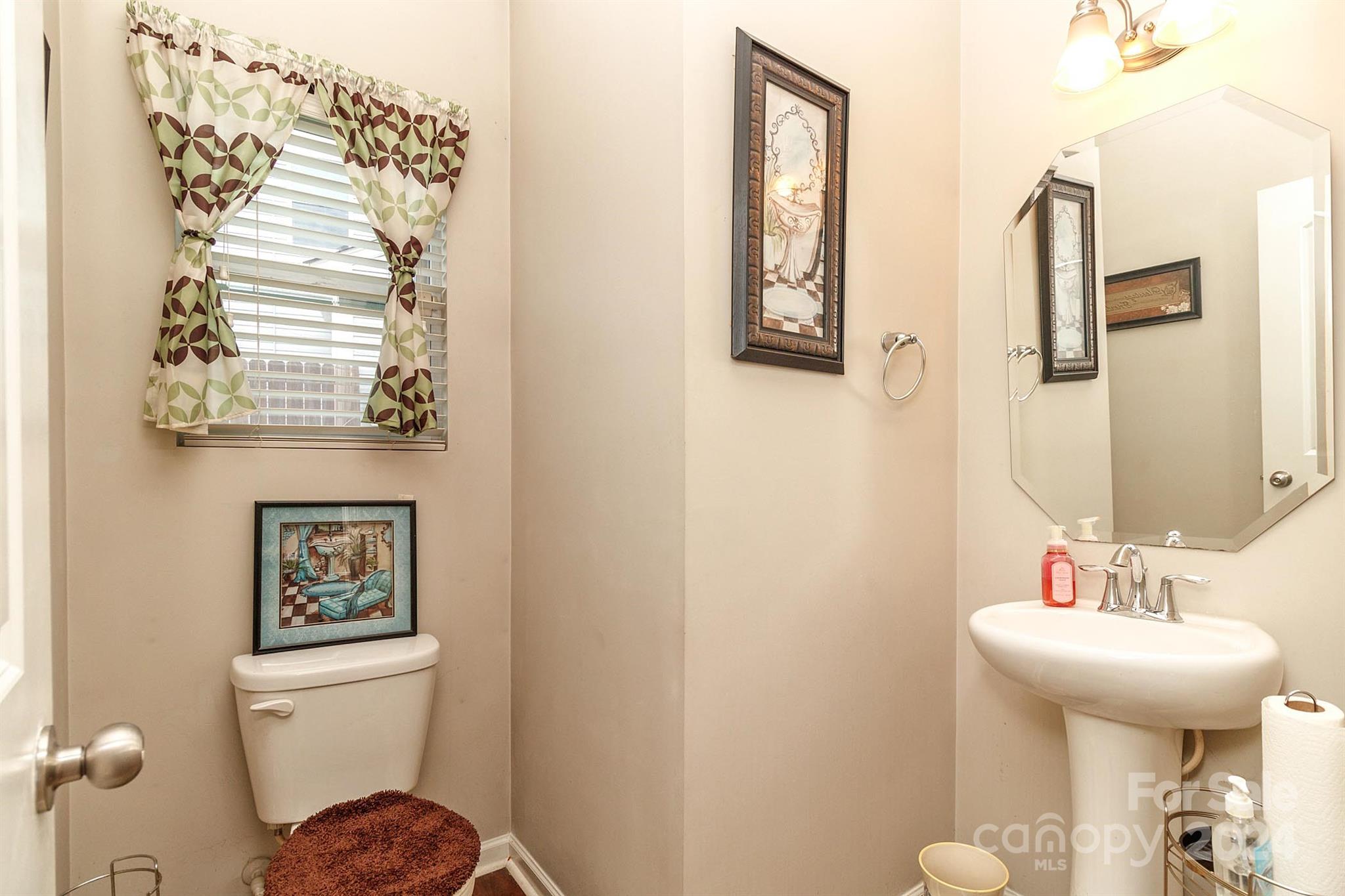 Newport Lakes - Residential