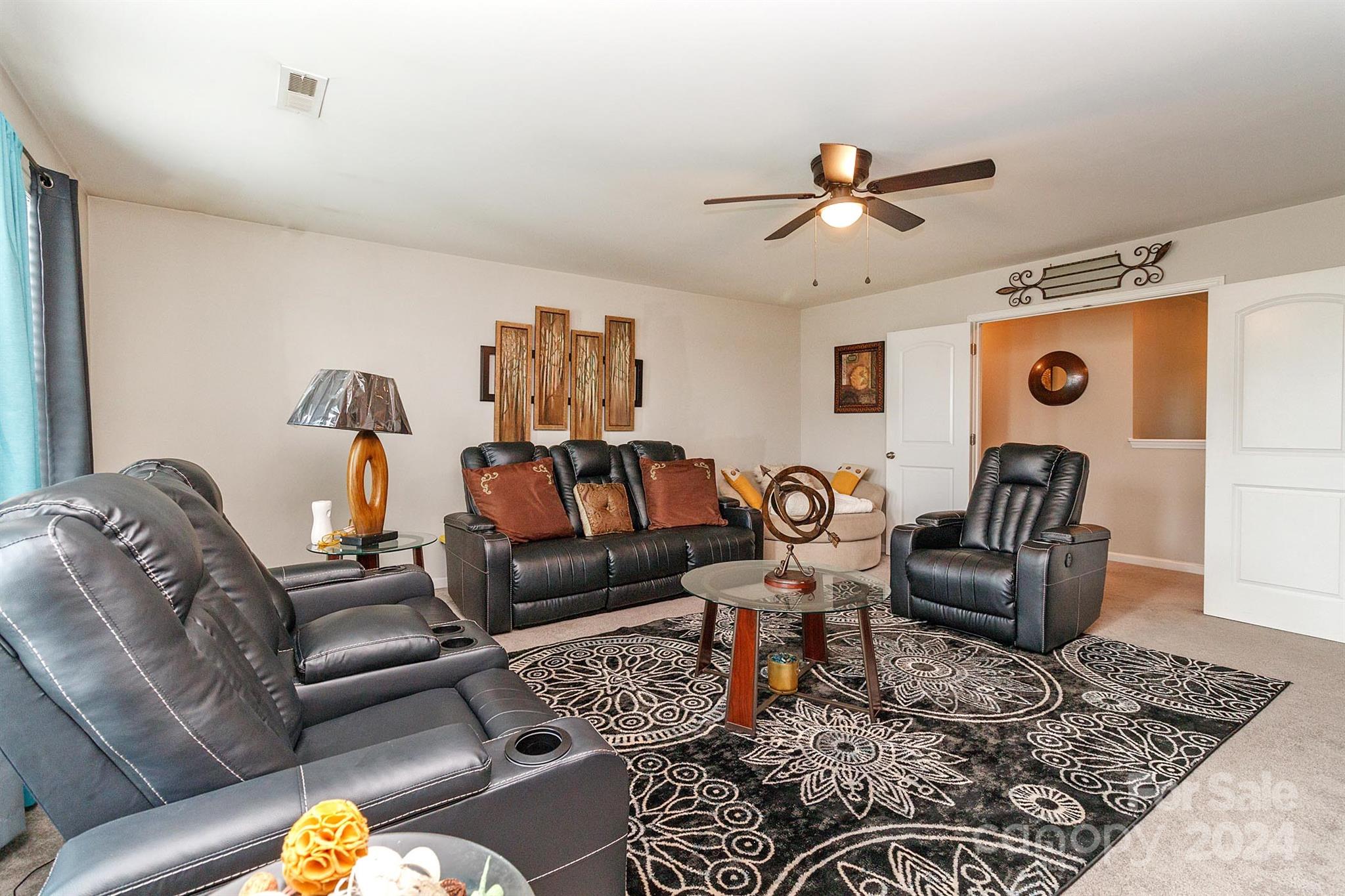 Newport Lakes - Residential