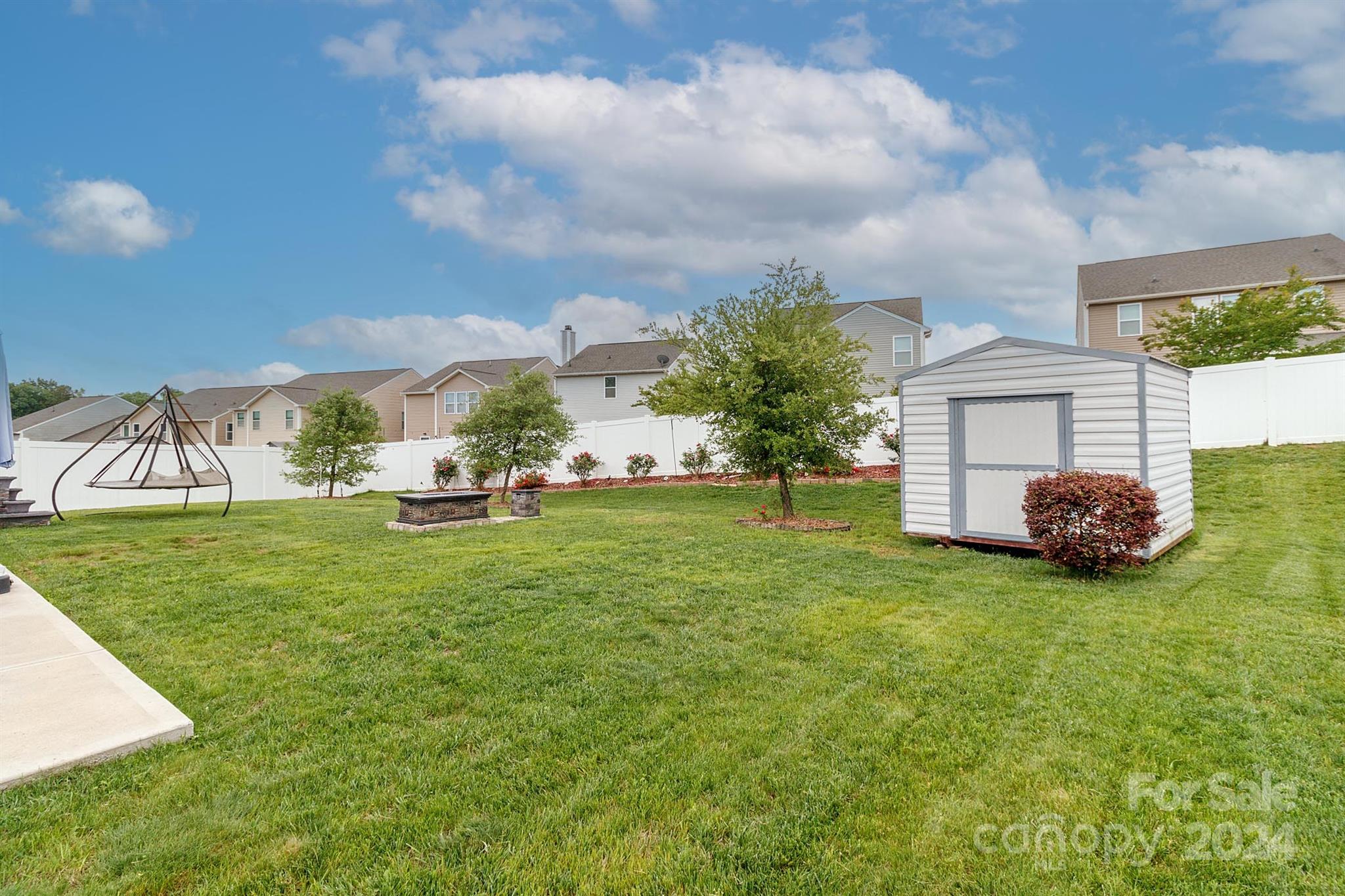 Newport Lakes - Residential