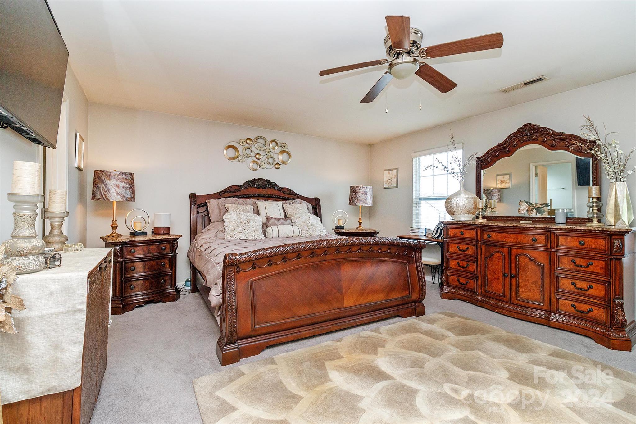 Newport Lakes - Residential