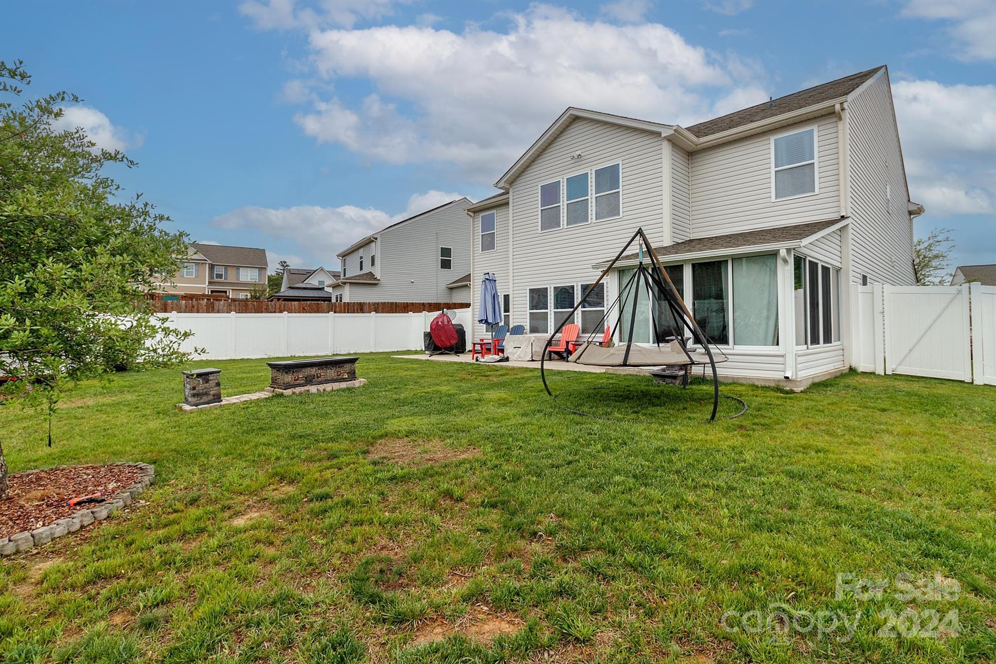 Newport Lakes - Residential