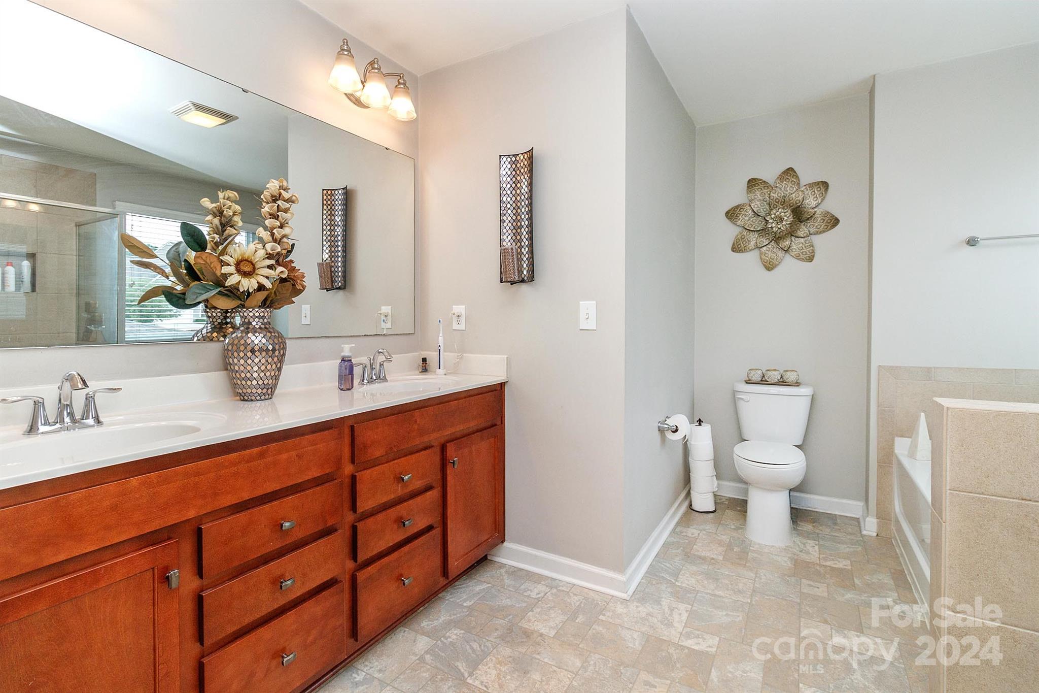 Newport Lakes - Residential