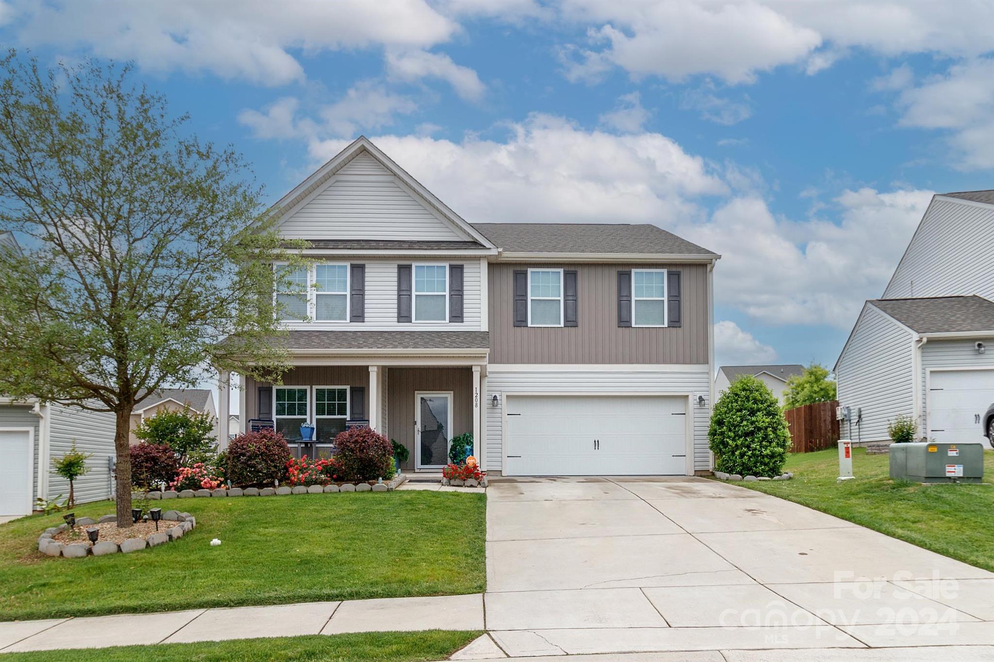 Newport Lakes - Residential