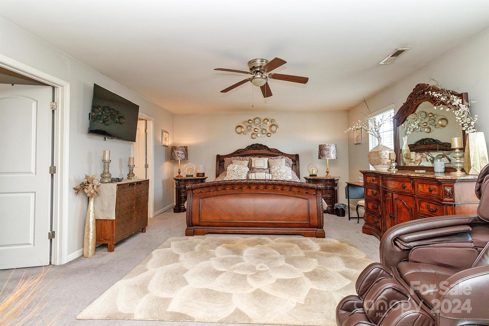 Newport Lakes - Residential