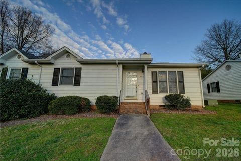 Photo of 6027 Crape Myrtle Lane, Charlotte, NC 28216 (MLS # 4385152)