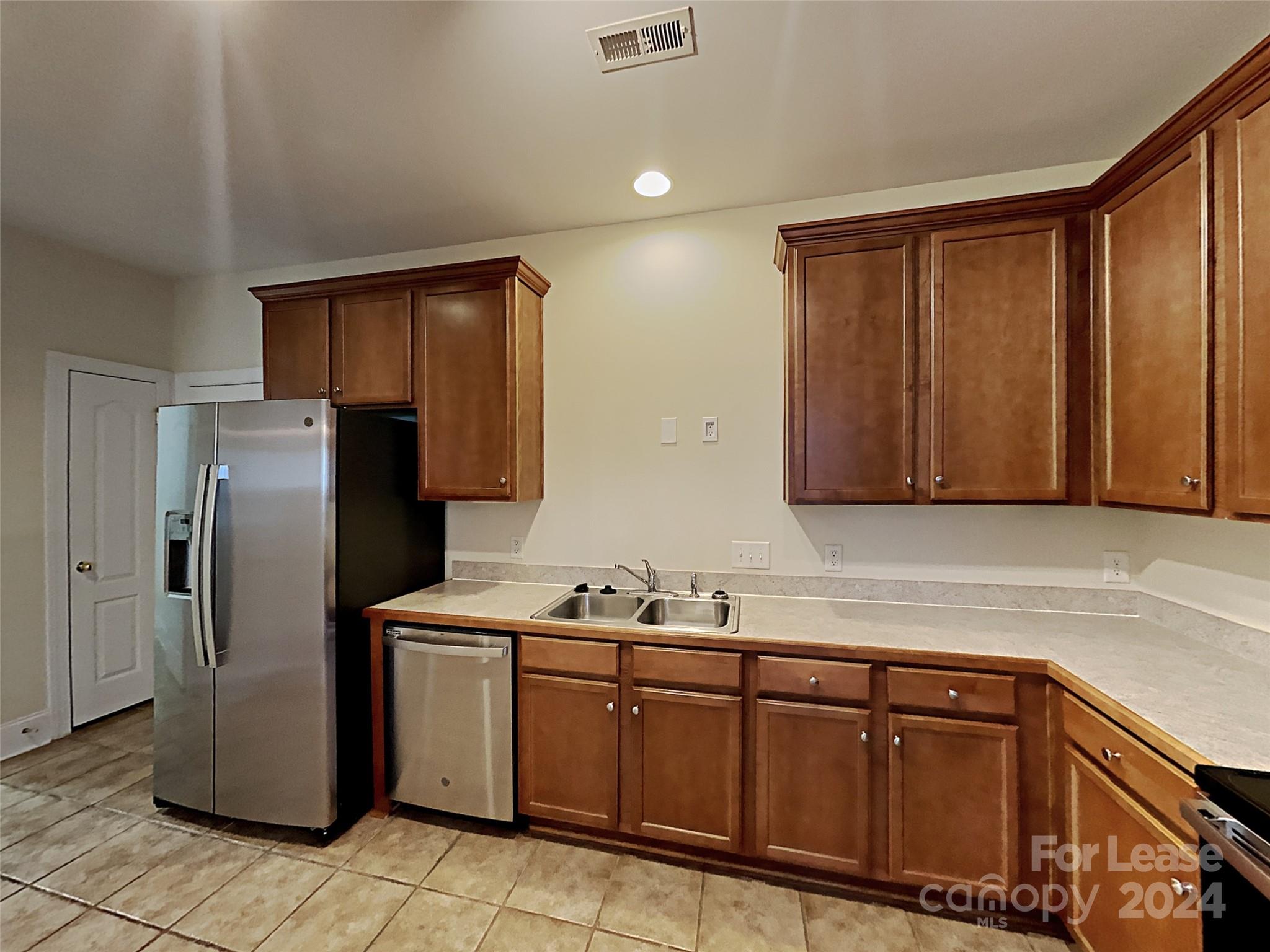 Unknown - Residential Lease