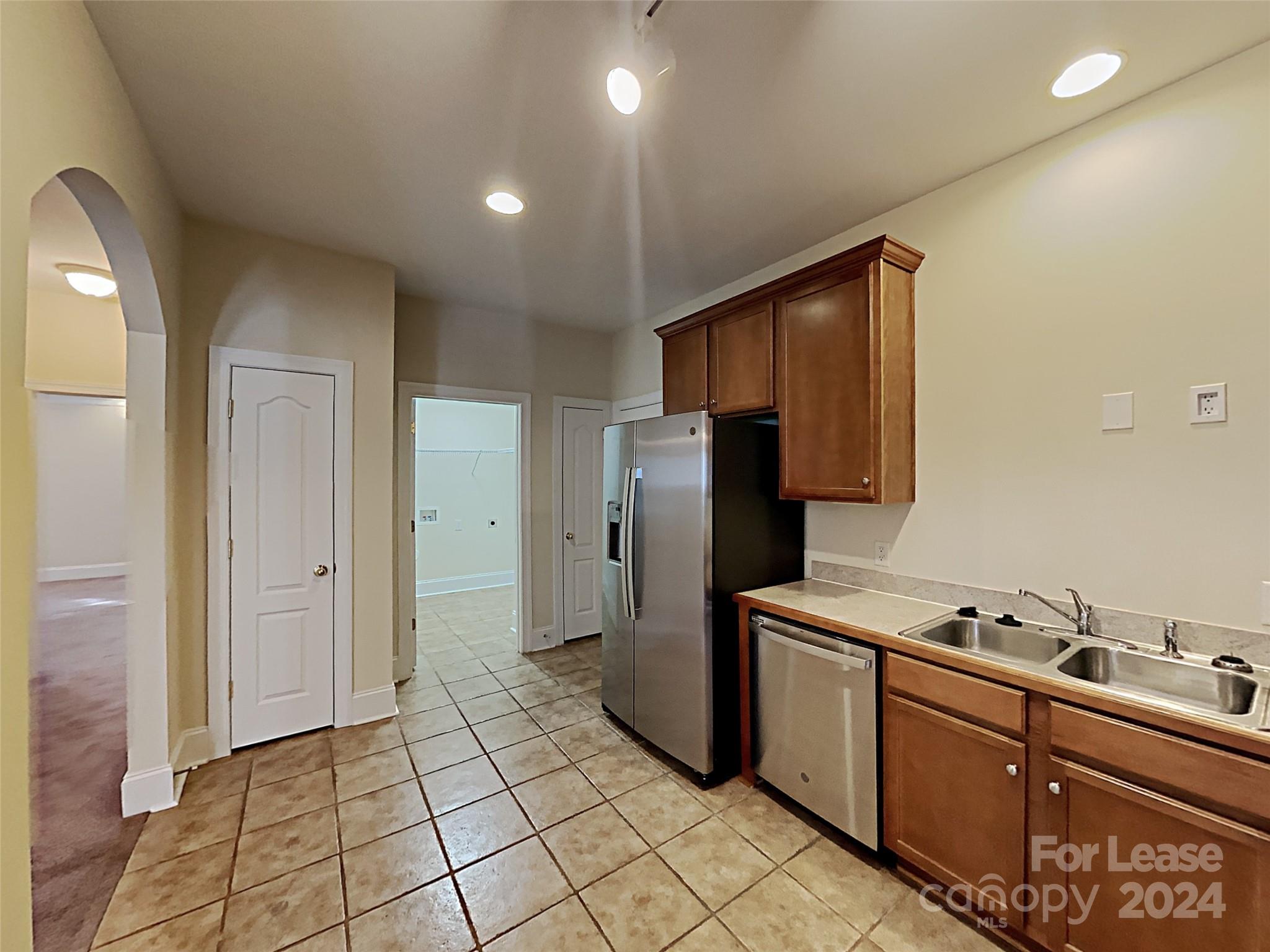 Unknown - Residential Lease