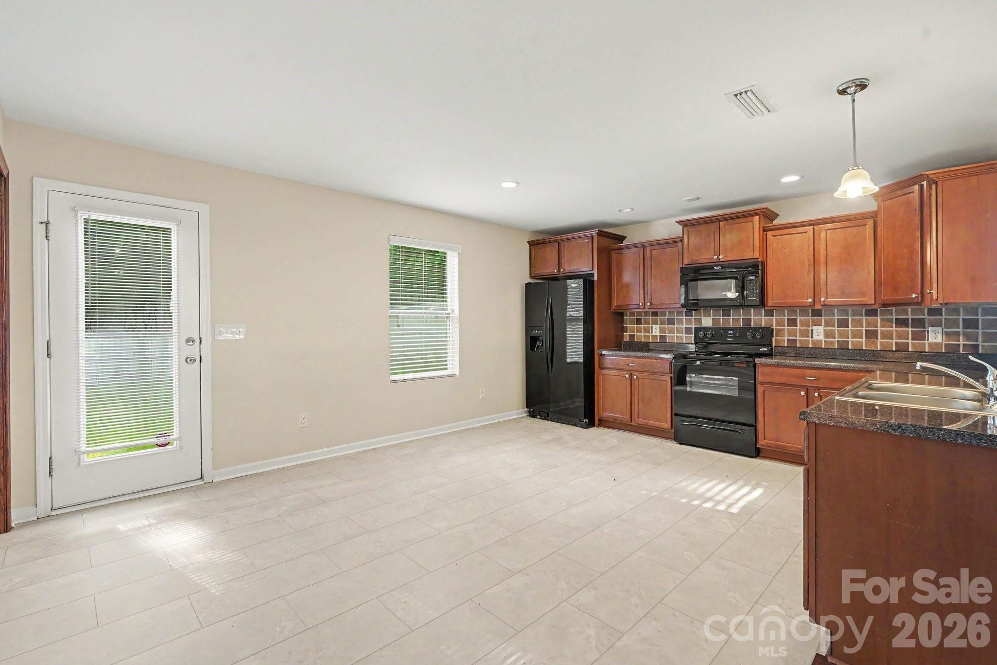 1118 Manston Place SW