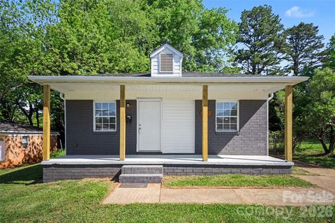 Photo of 2614 Dundeen Street #8, Charlotte, NC 28216 (MLS # 4370797)
