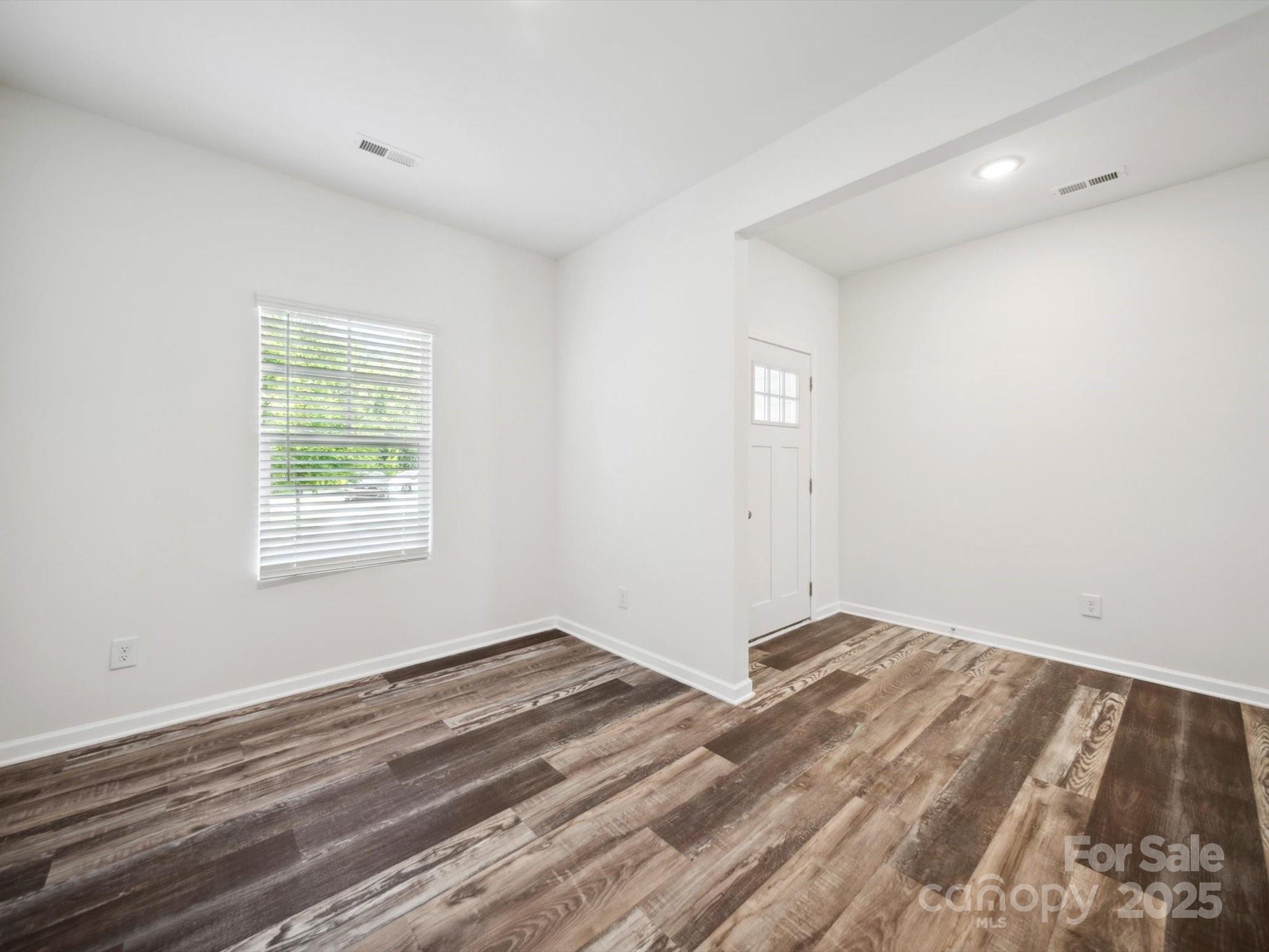 125 Fosters Glen Place