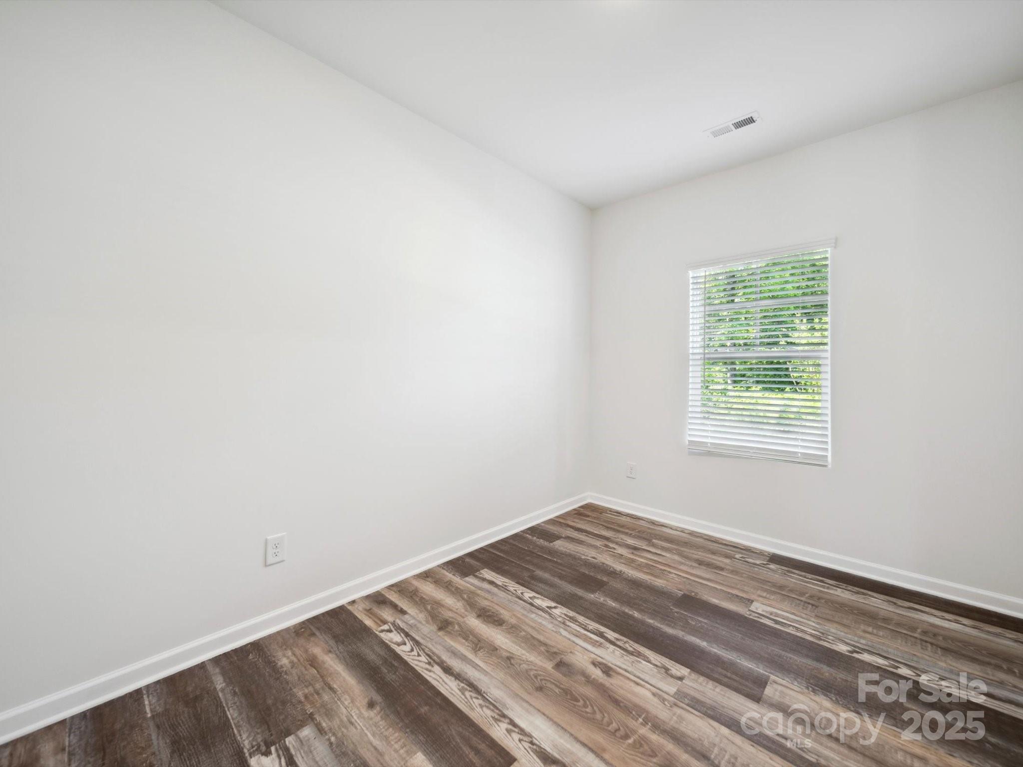 125 Fosters Glen Place
