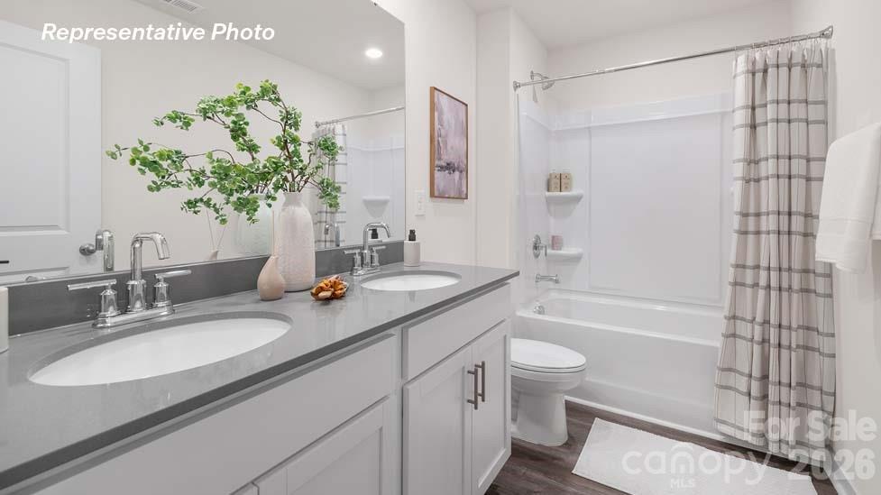 The Hamptons at Hickory - Residential