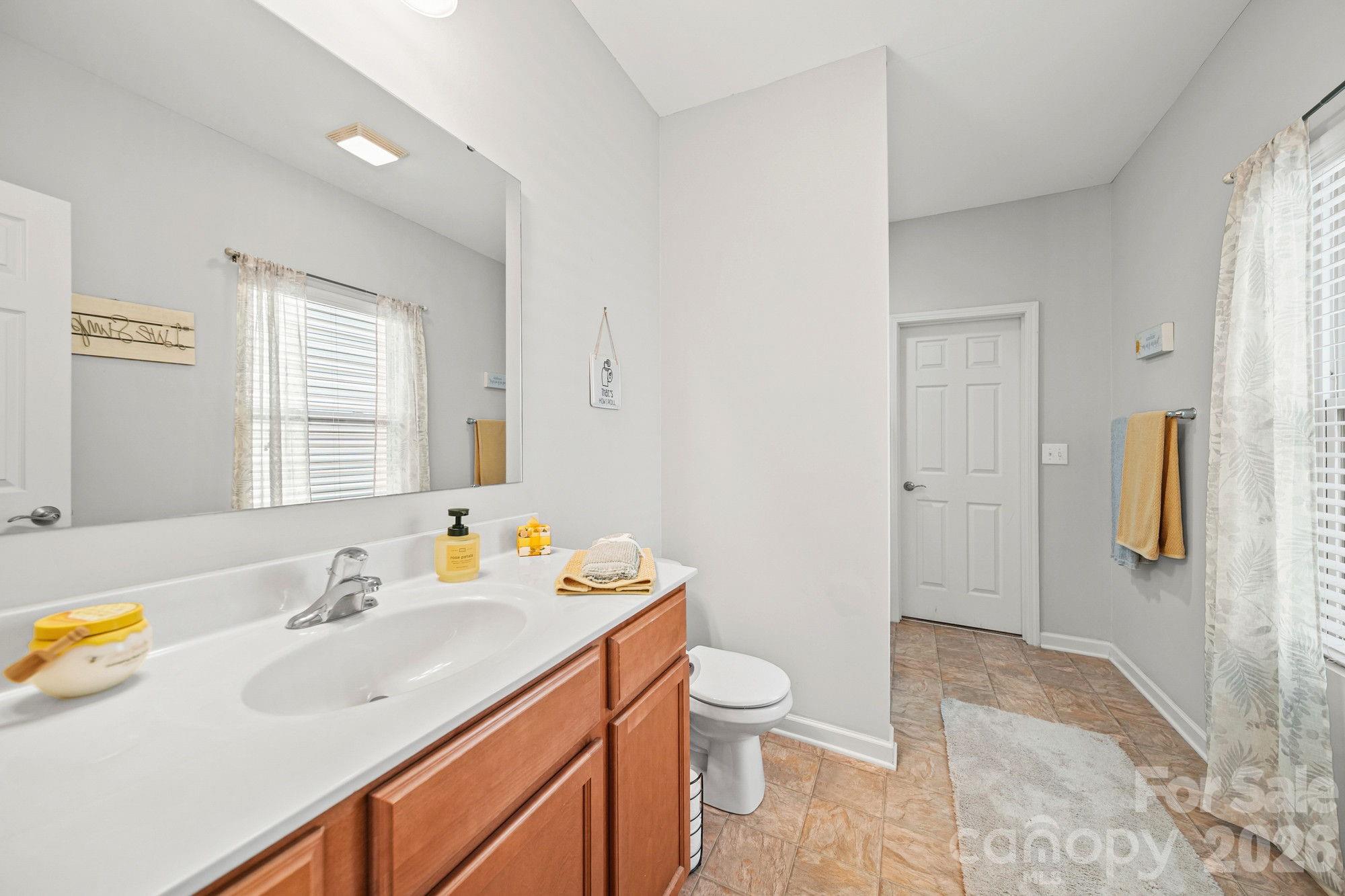 Newport Lakes - Residential