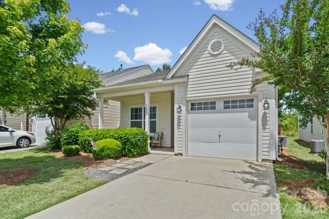 Photo of 5057 Newport Lakes Drive, Rock Hill, SC 29732 (MLS # 4381282)