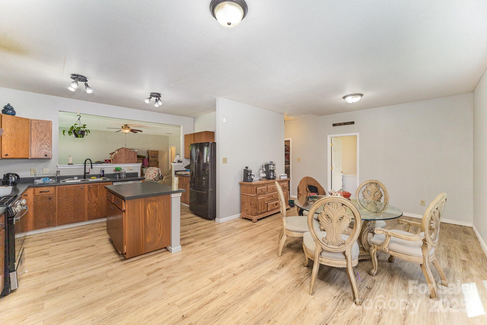 3882 Shasta Circle