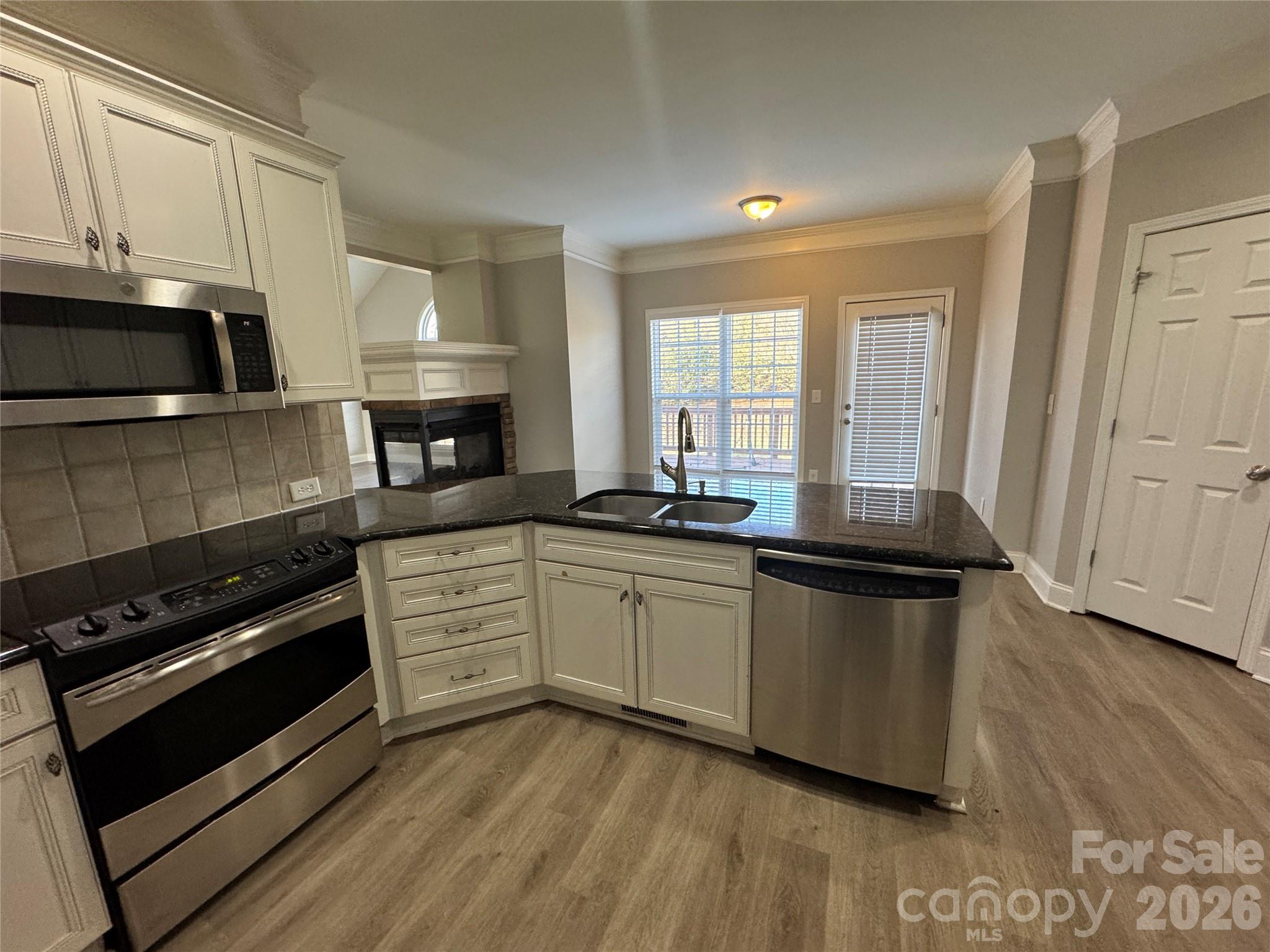 619 NW Harrison Drive NW